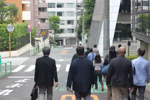 walkingtocreekandriversmeetingoffice_zpscf683f66